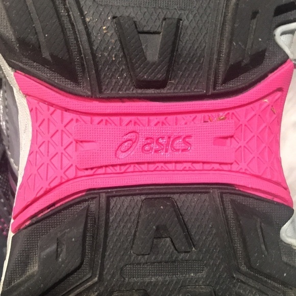 ASICS Gel Venture 6 Gray & Pink Running Shoes         size 7 - Picture 8 of 10